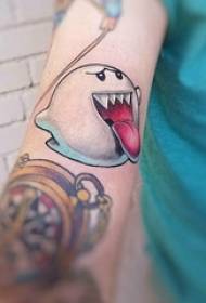 Ghost tattoo patroon Cute spook tattoo foto op girl arm