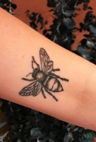 Little bee tattoo girly little bee tattoo animal figure on arm