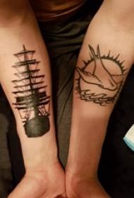 Tatuering segelbåt pojkes arm på duvan tatuering segelbåt bild