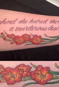 Blomsterkropp Engelsk tatovering jente arm blomsterkropp Engelsk tatovering blomster tatoveringsbilde