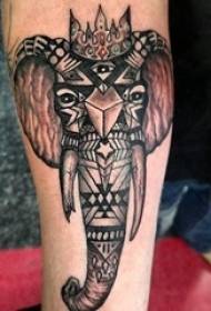 Olifantentattoo, mannelijke olifant, getatoeëerde dierenfoto