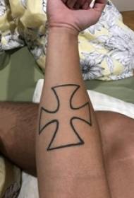 Tato garis minimalis Gambar tato geometris kreatif pada lengan anak laki-laki