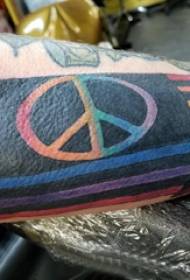 Знак татуировки на руку мальчика на знак татуировки