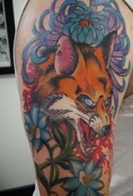 Imatge de tatuatge de braç braç gran a la imatge i tatuatge de guineu