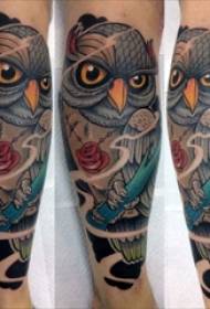 Tattoo owl ბიჭი იარაღითა და owl- ს tattoo სურათით