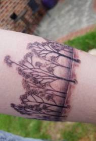 植物紋身女孩手臂上黑色臂章紋身圖片