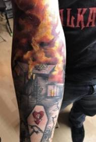 Kar tetoválás anyag, férfi kar, épület és láng tetoválás kép