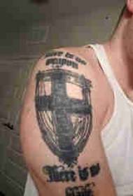 Prosty krzyż tatuaż mężczyzna uczeń ramię krzyż obraz tatuaż