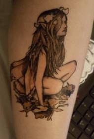 Brazo tatuaxe brazo rapaza na tatuaxe de planta e personaxe