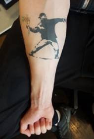 Material del tatuatge del braç, braç masculí, flor i retrat del quadre del tatuatge