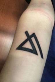 Hanyar tattoo yarinya yarinya alwatika on black triangle tattoo hoto