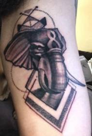 Tatuaggio di elefante, braccio del ragazzo, foto del tatuaggio