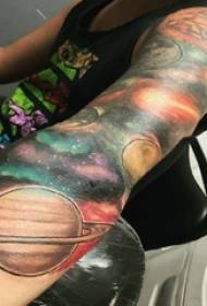 Tatuaj braț băiat planetă pe planeta tatuaj imagine
