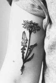 Tatuaggio letterario fiore ragazza nero grigio tatuaggio fiore tatuaggio immagine sul braccio della ragazza
