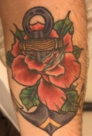 Europos ir Amerikos inkarų tatuiruotės Vyro rankos inkaro ir gėlių tatuiruotės paveikslėlis