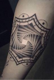 Tattoo ji mêjûya xwendekarê mêr reş li ser wêneya tattooa geometrîkî reş