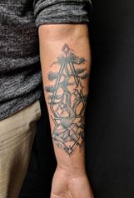 소나무 문신, 남성 팔, 검은 소나무 문신 사진