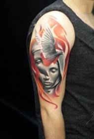Tatuaggio del personaggio femminile modello maschio studente ragazza tatuaggio sul braccio