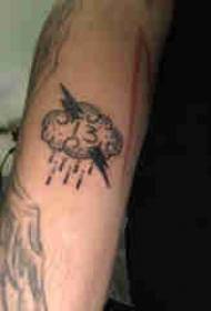 Pilvi tatuointi kuva poika salama ja pilvi tatuointi kuva käsivarsi