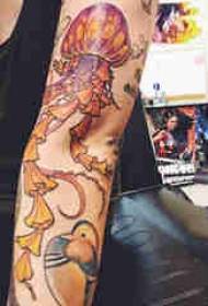 Осьминог татуировки девушка руку на татуировки животных Осьминог татуировки