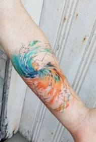 手臂上的紋身手臂女孩女孩彩色線紋身圖片