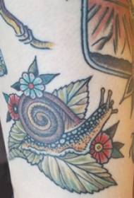 Baile dyr tatovering mandlige studerende arm på blad og snegl tatovering billede