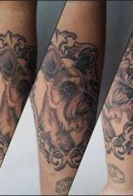 Maschera del tatuaggio del cucciolo Immagine del tatuaggio del cane del braccio della ragazza