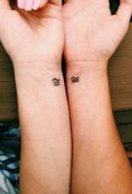 Vízöntő tetoválás kis mintával Pár minimalista Aquarius tetoválás kép a karján