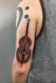 Patrón de tatuaxe de violín Cadro de tatuaxe de violín pintado no brazo do neno