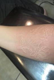 Plant tatovering pige arm på hvid blomst tatovering billede