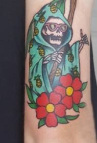 Tatuatu è fiore di tatuaggi di mudellu di tatuo di braccia è stampa di tatuaggi di fiori