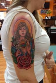 Model tatuazhi karakteristik vajza karakter tatuazh në krah