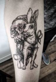Materijal za tetovažu ruku, slika muške ruke, pazuha i tetovaža zeca