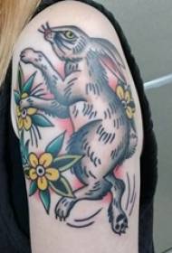 Konijn tattoo patroon meisje arm tattoo op konijn patroon