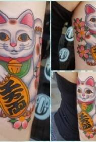 קעקוע ילדה חתול מזל בסגנון יפני זרוע נשית על פרח ותמונת קעקוע חתול מזל