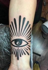 Eye tattoo girl besoa tatuaje argazkia