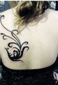 skönhet vacker rygg totem Phoenix tatuering mönster bild