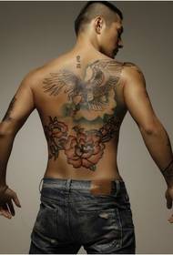 izskatīgs vīriešu muguras ērglis Tetovējuma zīmējuma attēls ar ziediem