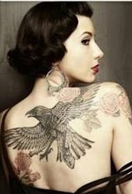 moteriškos nugaros mados asmenybės gražaus erelio tatuiruotės modelio paveikslėlis