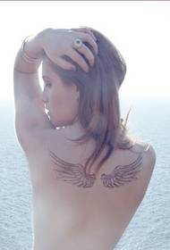 Препоручена слика женског леђа крила тетоваже узорак тетоваже