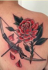 时尚女性背部个性射手座玫瑰花纹身图图片