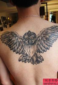 Tatuaże z powrotem sowa wojownik