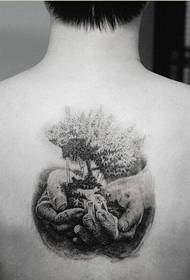 personal fashion Back life tree tattoo picture picture