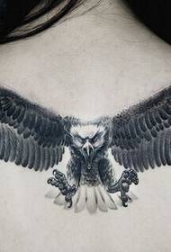 Schwaarz a wäiss Adler Tattoo Illustratioun vun MM Réck Dominatioun