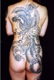 Целосна гола секси убавица ја враќа големата слика за тетоважа со феникс