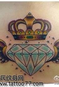 Volver patrón de tatuaje de corona de ala de diamante clásico de moda