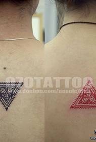 tattoo ສາມຫລ່ຽມ totem ເບິ່ງດີຢູ່ດ້ານຫລັງ