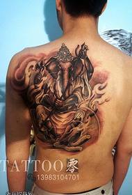 Tatuaje de nigra griza elefanto ĉe la dorso