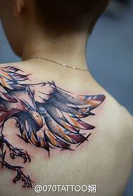 Modèle de tatouage d'aigle volant couleur drapeau américain