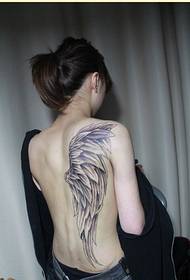 Módní krása zpět pěkné půlky křídla tetování vzor